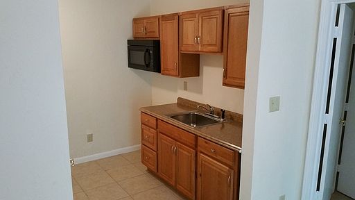 3rd image of 2501 S Meridian St APT 9