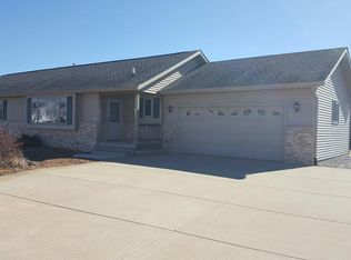 28629 Golden Cir, Waterford, WI 53185