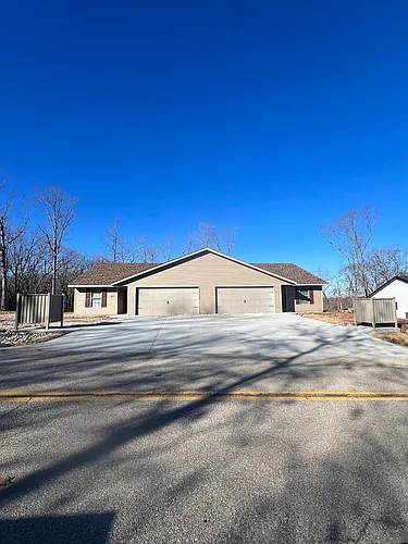 105 Scarsdale Cir Photo 1