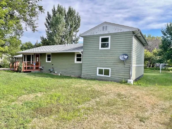 15 Elm St, Burlington, ND 58722