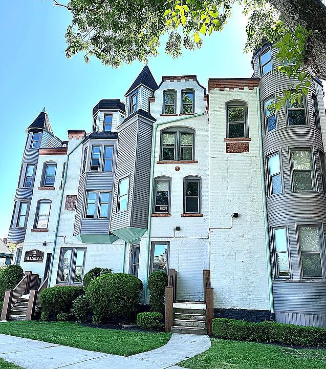 1st image of 232 Richmond Ave