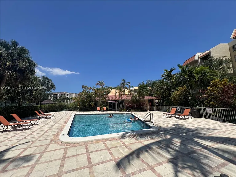 13120 SW 92nd Ave #B-209 — Photo 15