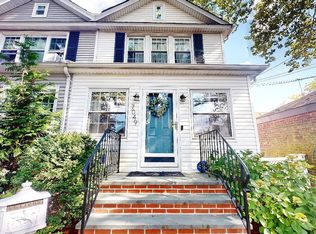 7049 Manse St, Forest Hills, NY 11375