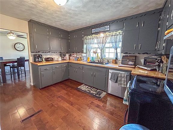 4th image of 1725 Lake Trenton Dr