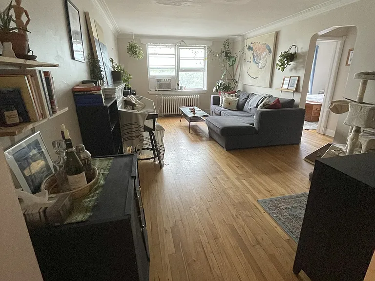 600 Laurier Ave W #28 — Photo 1