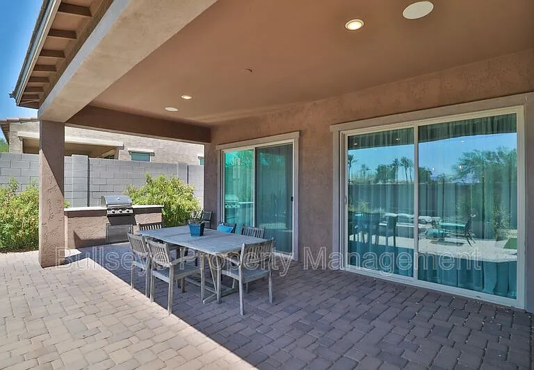 2152 N 141st Ave — Photo 44