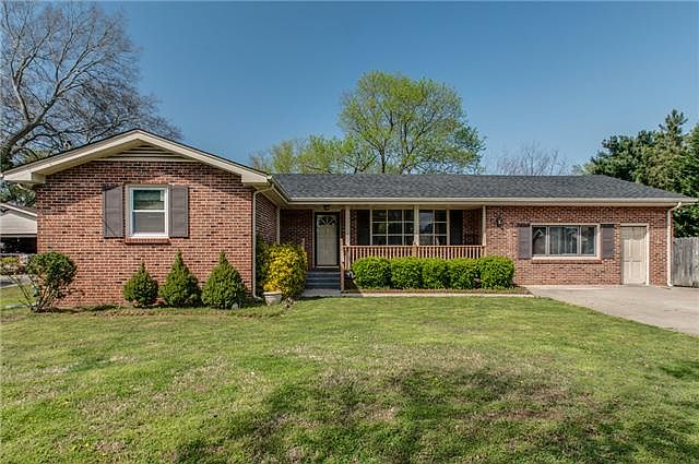 1st image of 511 E Gresham Dr
