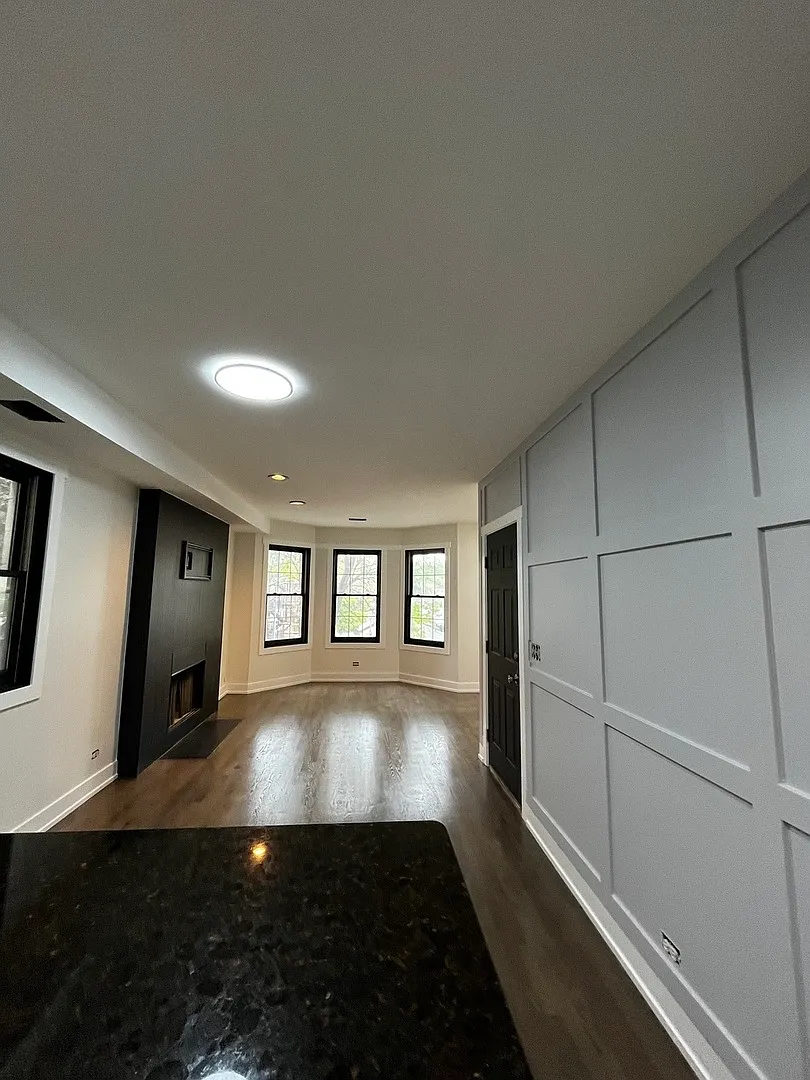 Building Photo - 3316 N Damen Ave #2