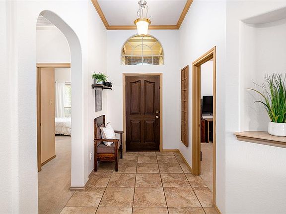 3rd image of 5729 Comanche Peak Dr