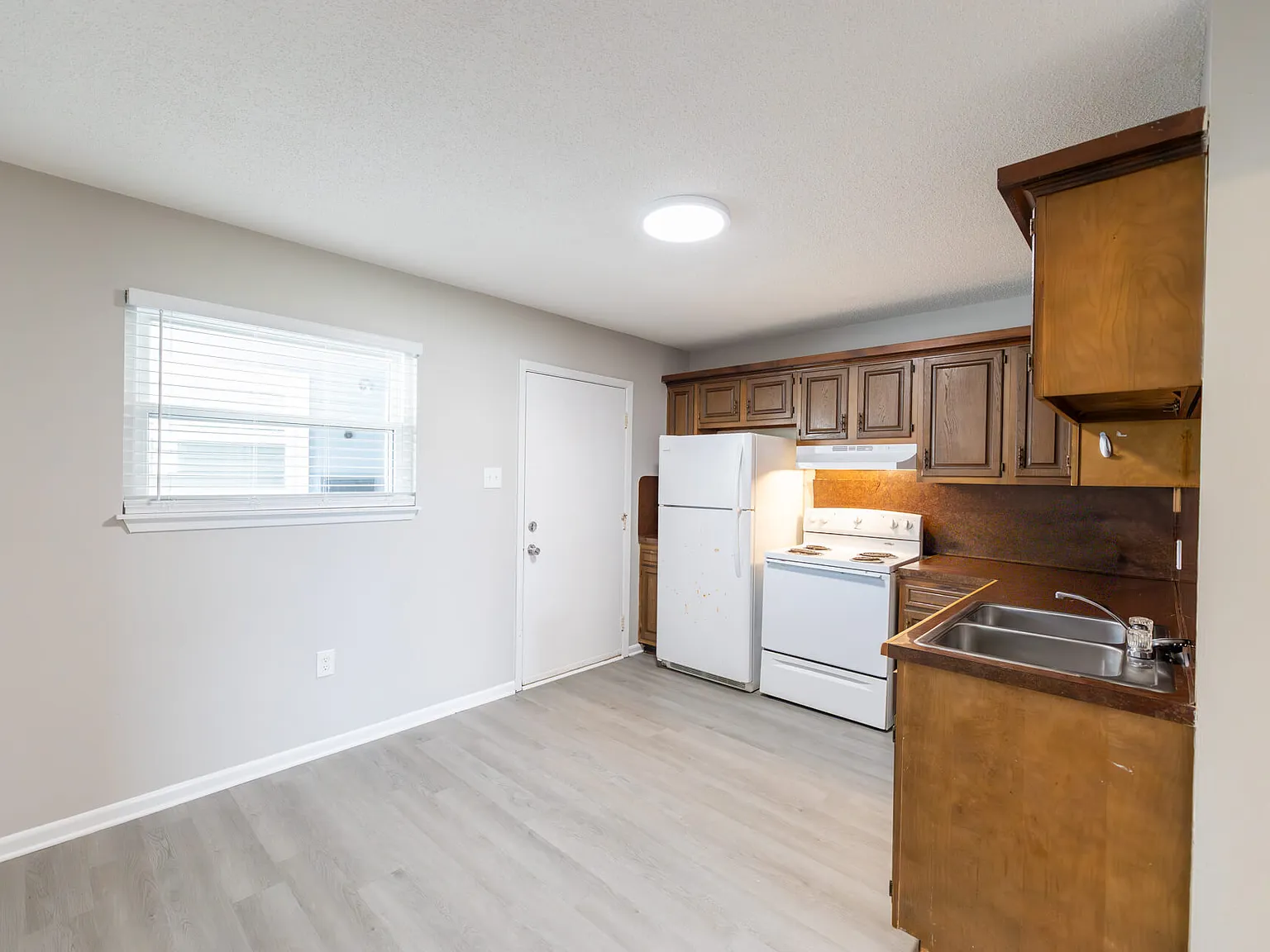 1 bed, 1.0 bath, 500 sqft, $695 — Photo 4