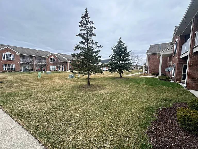 51691 Adler Park Dr W — Photo 3