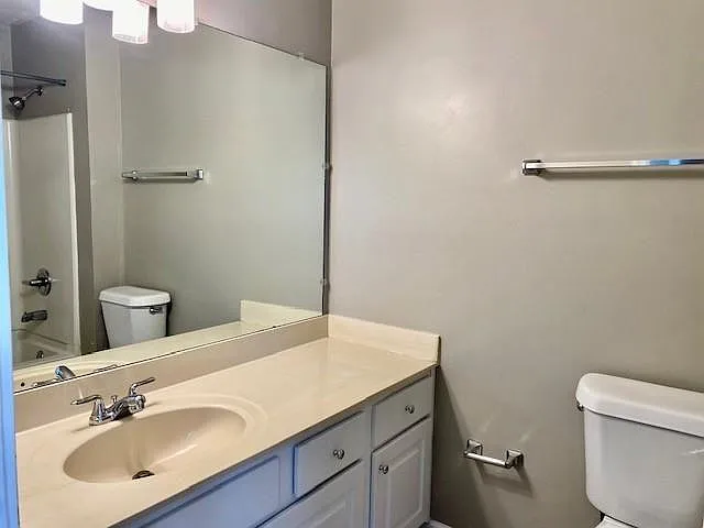 2121 Heritage Trace Dr — Photo 16
