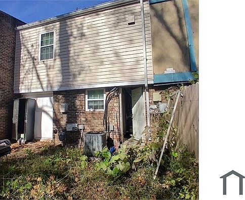 3rd image of 3347 Dill Ave