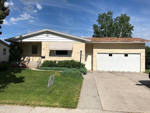 2nd image of 111 S Crestwood Dr