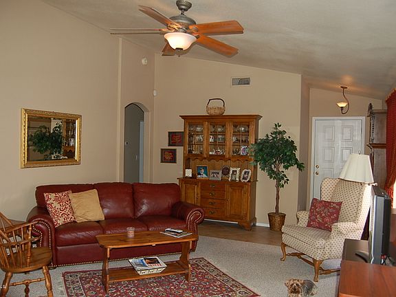 4th image of 1211 W Rose Marie Ln