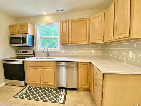 5th image of 515 Wesley St