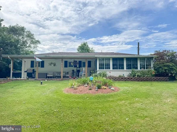 208 Clarks Valley Rd, Tower City, PA 17980