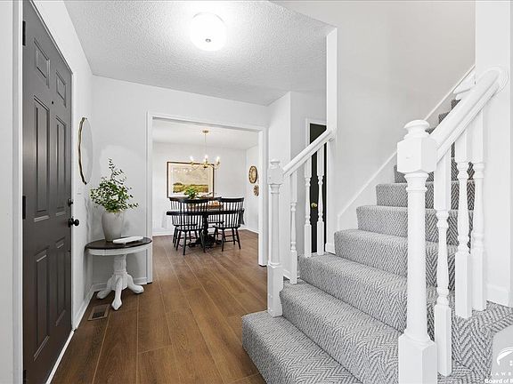 2nd image of 829 Prescott Dr