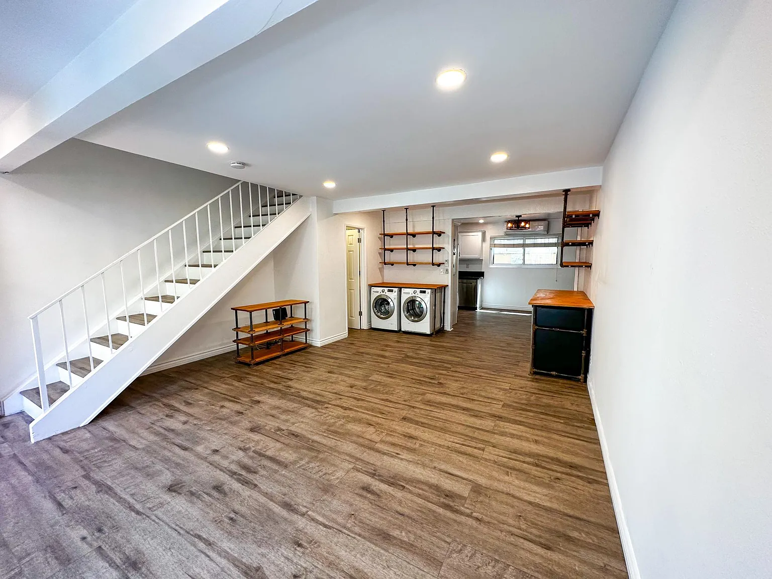 2 bed, 1.5 bath, 997 sqft, $2,950 — Photo 4