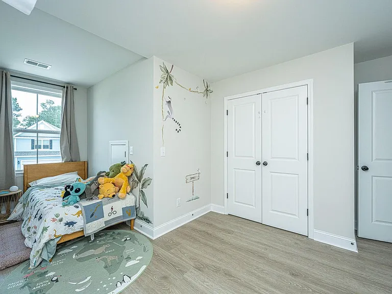 411 Grove End Rd — Photo 34