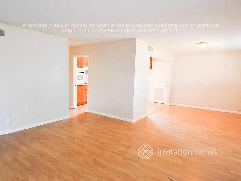 284 Yosemite Dr — Photo 2