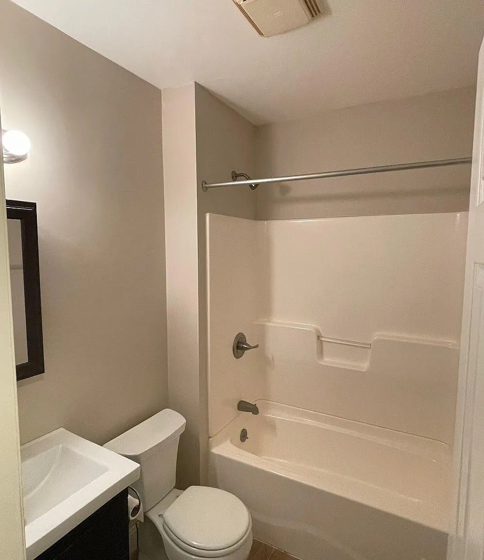 2 bed, 800 sqft, $1,700 — Photo 4