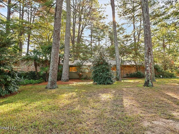 1606 Pinevale St, Jackson, MS 39211