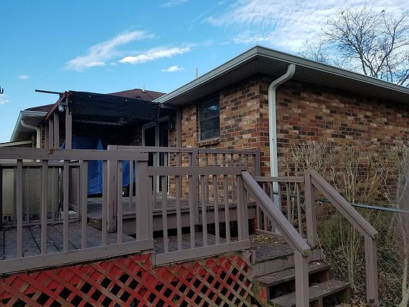 Rear deck off dining area