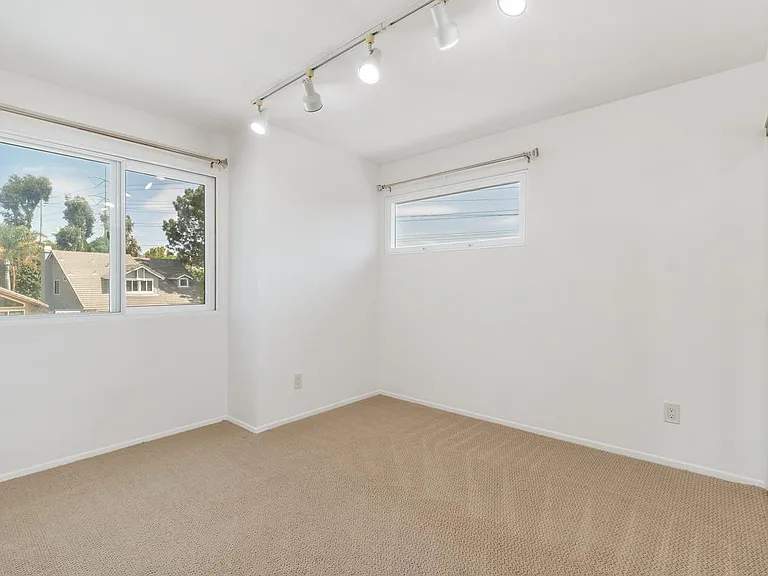 4293 Cordobes Cv — Photo 23