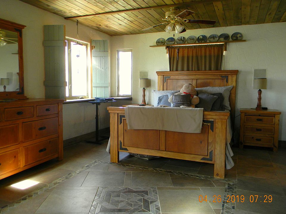 1st image of 109 Oak St