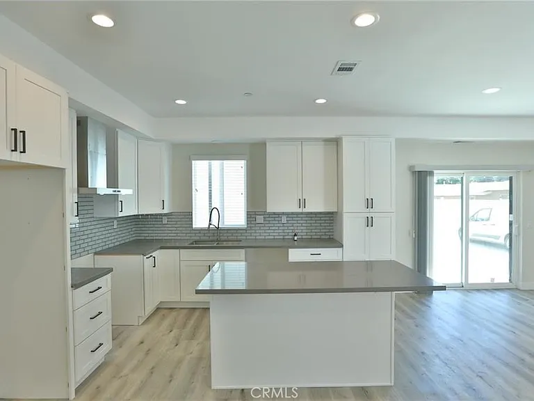 7524 Purdy Ave — Photo 6