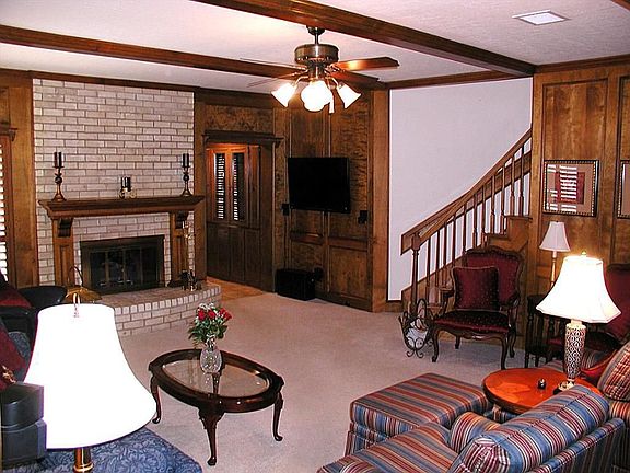 5th image of 2926 Redbud St