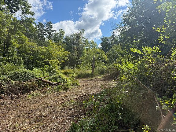 4th image of 26 Fishkill Hook Road