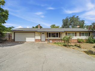 1704 Burksgarden St, Redding, CA 96002