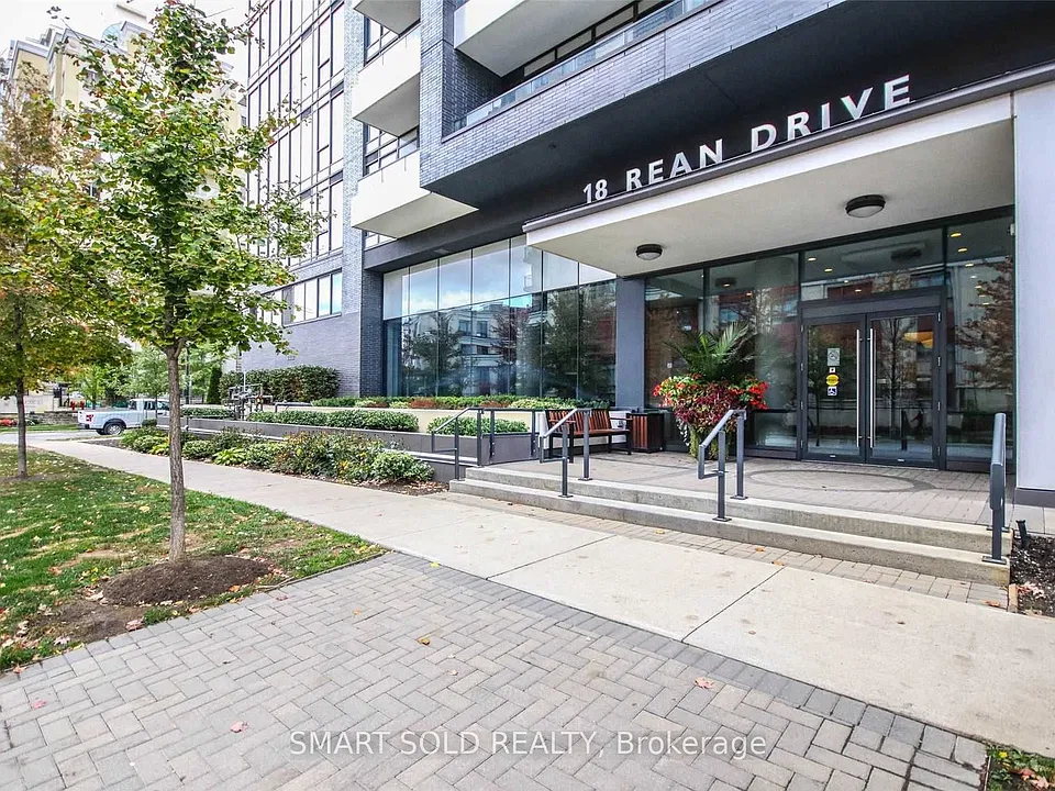 18 Rean Dr #221