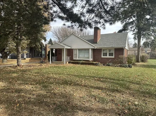 534 Valley View Dr, Vermillion, SD 57069