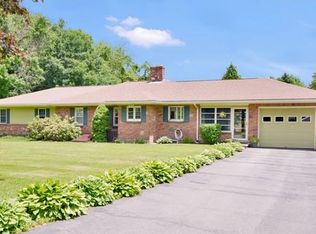 5 Medbury Ln, Sutton, MA 01590