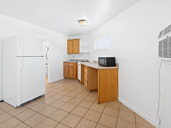 Kitchen/ Living Room Area