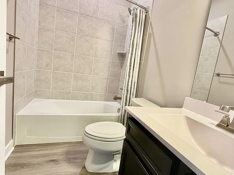 149 Lawndale Dr — Photo 32