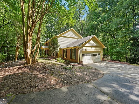 3rd image of 155 Forest Hall Ln