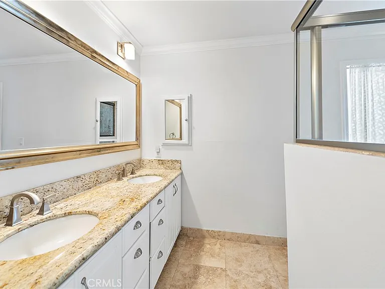 882 Acapulco St — Photo 24