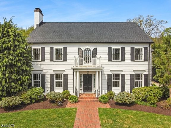 3rd image of 36 Edgemont Rd