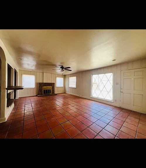 25567 W Main St — Photo 2