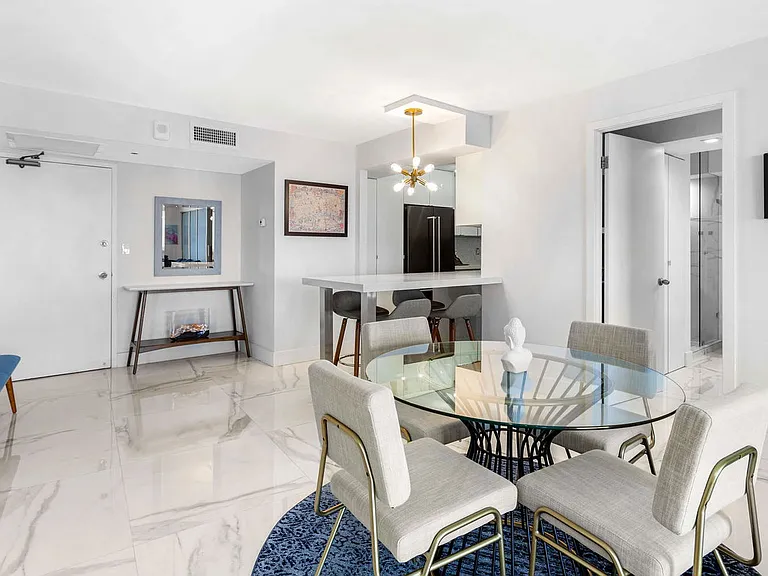 6039 Collins Ave #1527 — Photo 8