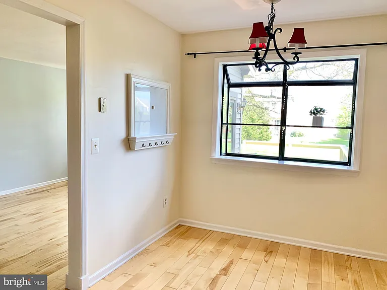 305 Marten Rd — Photo 10