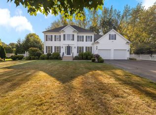 20 Pokanoket Path, Wrentham, MA 02093