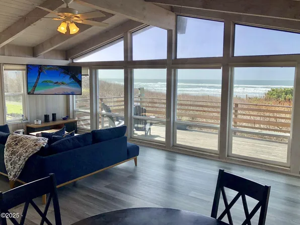 3509 Highway 101 N, Yachats, OR 97498