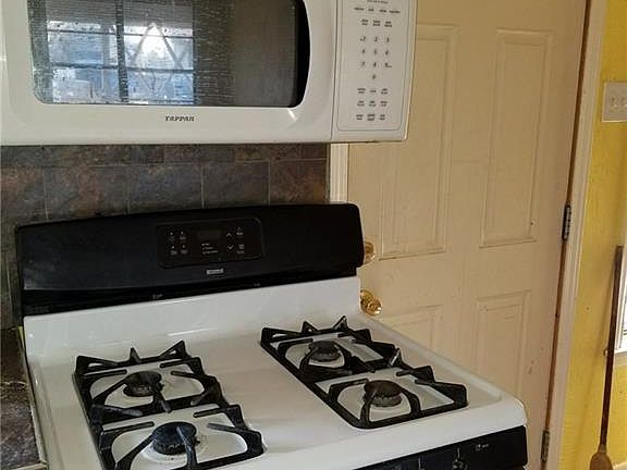 4th image of 902 N La Salle Dr