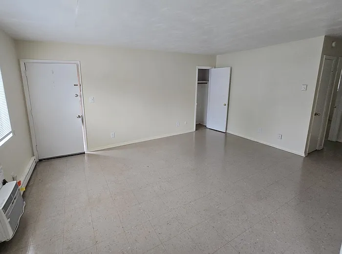 406 Bosley Ave #B — Photo 3