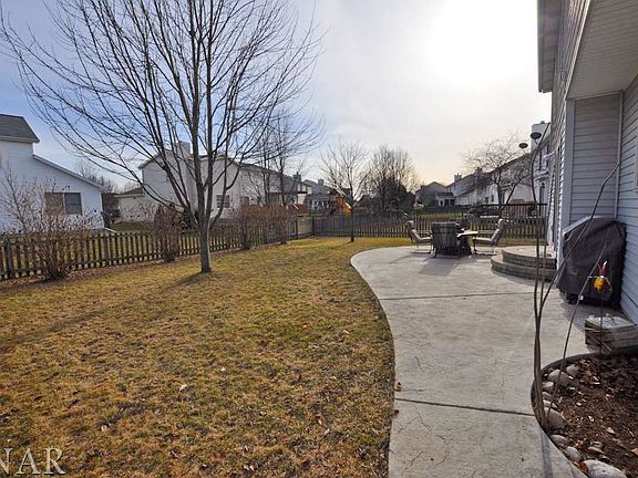 3rd image of 35 Prenzler Dr